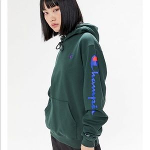 Champion & UO Pullover Hoodie Sweatshirt